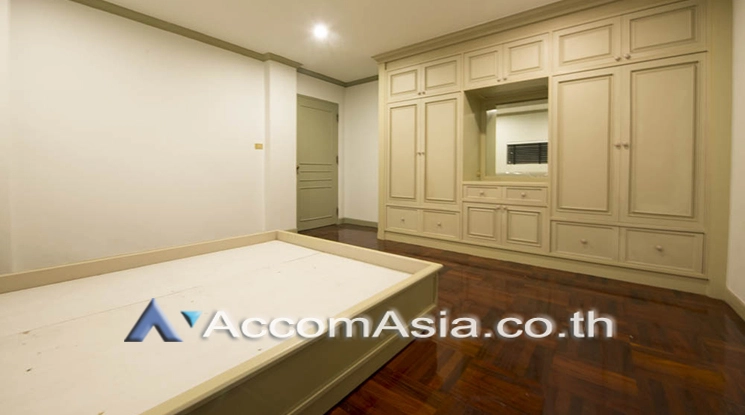 24  5 br Townhouse for rent and sale in Sukhumvit ,Bangkok BTS Thong Lo AA21398