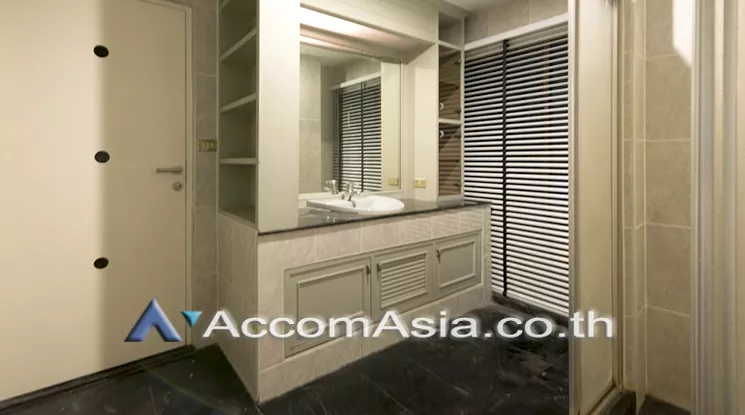 25  5 br Townhouse For Rent in sukhumvit ,Bangkok BTS Thong Lo AA21398