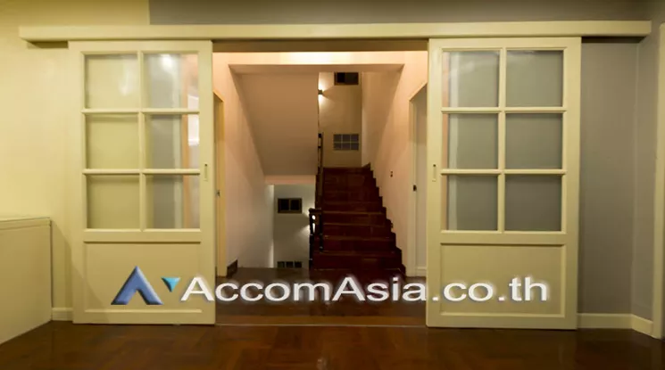 26  5 br Townhouse For Rent in sukhumvit ,Bangkok BTS Thong Lo AA21398