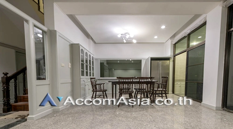 5  5 br Townhouse for rent and sale in Sukhumvit ,Bangkok BTS Thong Lo AA21398