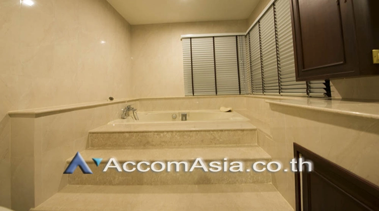 33  5 br Townhouse for rent and sale in Sukhumvit ,Bangkok BTS Thong Lo AA21398