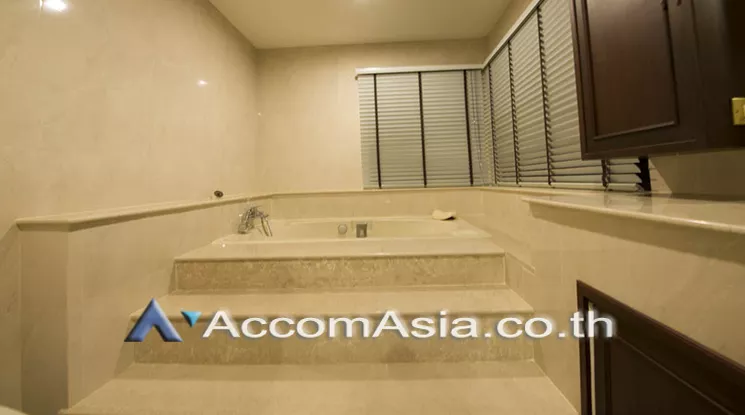 32  5 br Townhouse For Rent in sukhumvit ,Bangkok BTS Thong Lo AA21398