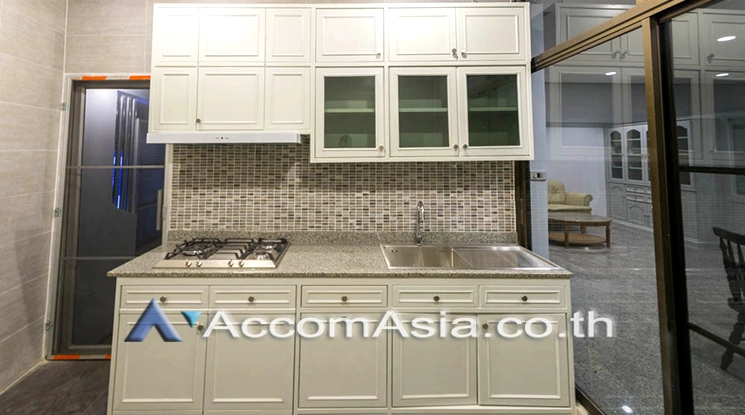 7  5 br Townhouse for rent and sale in Sukhumvit ,Bangkok BTS Thong Lo AA21398