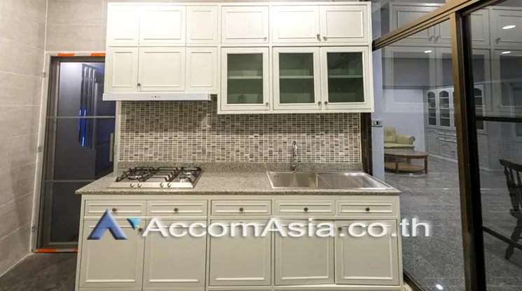 6  5 br Townhouse For Rent in sukhumvit ,Bangkok BTS Thong Lo AA21398