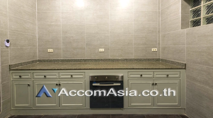 9  5 br Townhouse for rent and sale in Sukhumvit ,Bangkok BTS Thong Lo AA21398