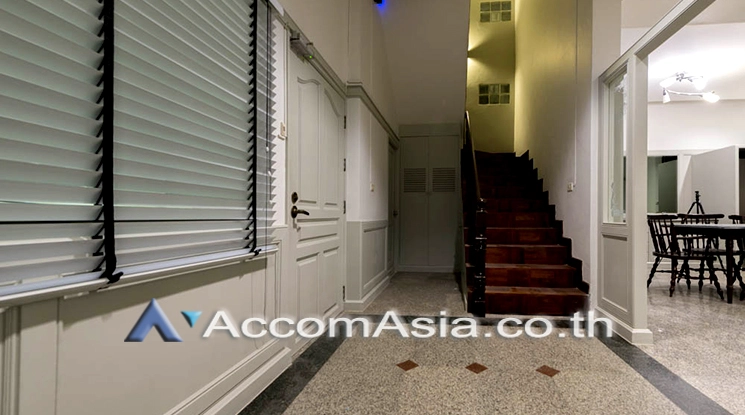 10  5 br Townhouse for rent and sale in Sukhumvit ,Bangkok BTS Thong Lo AA21398