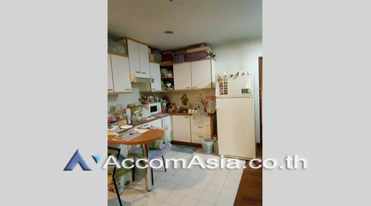 unit 1 Bedroom  Condominium For Sale in Ploenchit, Bangkok  near BTS Ploenchit (AA21414)