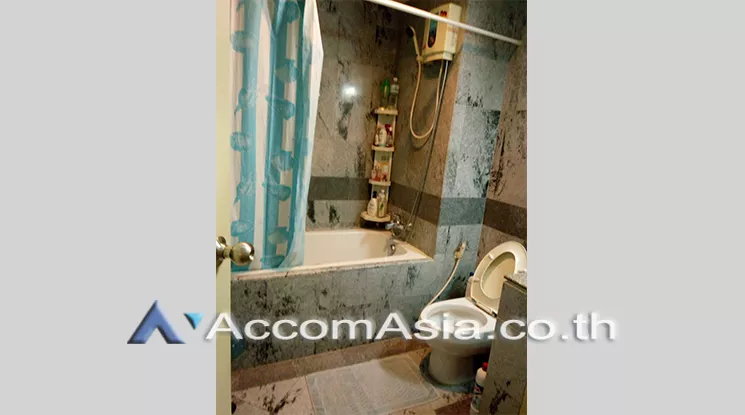 unit 1 Bedroom  Condominium For Sale in Ploenchit, Bangkok  near BTS Ploenchit (AA21414)