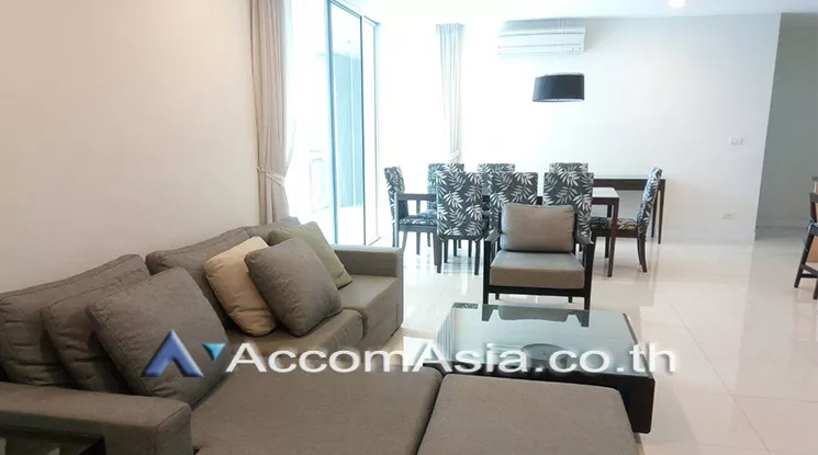  4 Bedrooms  Apartment For Rent in Sukhumvit, Bangkok  near BTS Ekkamai (AA21416)