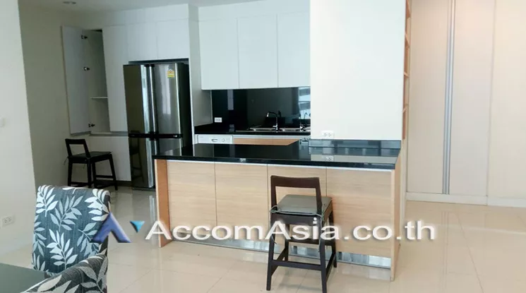  4 Bedrooms  Apartment For Rent in Sukhumvit, Bangkok  near BTS Ekkamai (AA21416)
