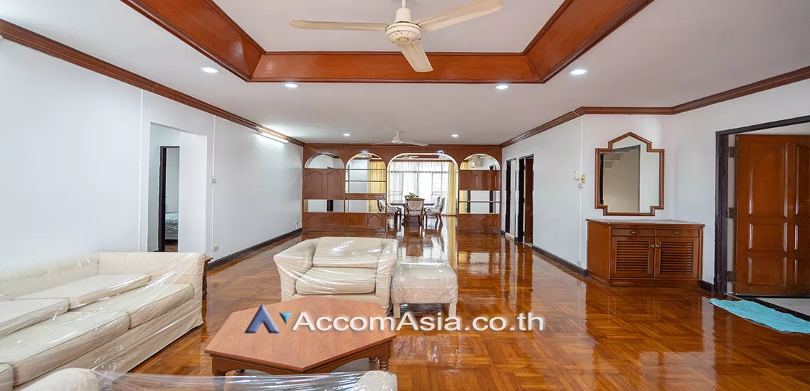  1  3 br Apartment For Rent in Sukhumvit ,Bangkok BTS Nana at Low rise and Peaceful AA21420