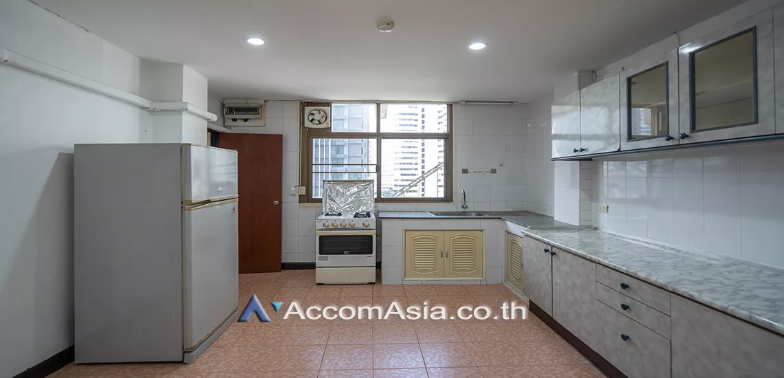 4  3 br Apartment For Rent in Sukhumvit ,Bangkok BTS Nana at Low rise and Peaceful AA21420