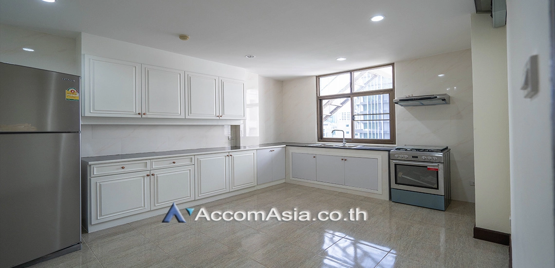 unitPet friendly |  3 Bedrooms  Apartment For Rent in Sukhumvit, Bangkok  near BTS Nana (AA21421)