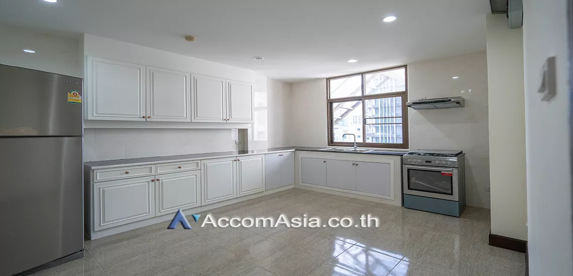  1  3 br Apartment For Rent in Sukhumvit ,Bangkok BTS Nana at Low rise and Peaceful AA21421