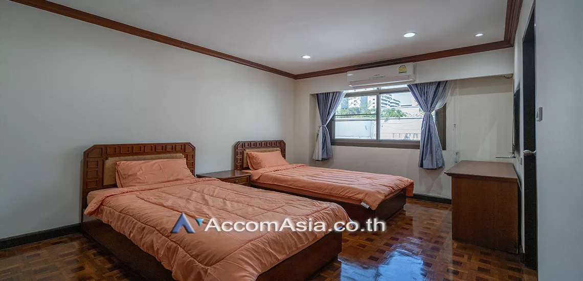 5  3 br Apartment For Rent in Sukhumvit ,Bangkok BTS Nana at Low rise and Peaceful AA21421
