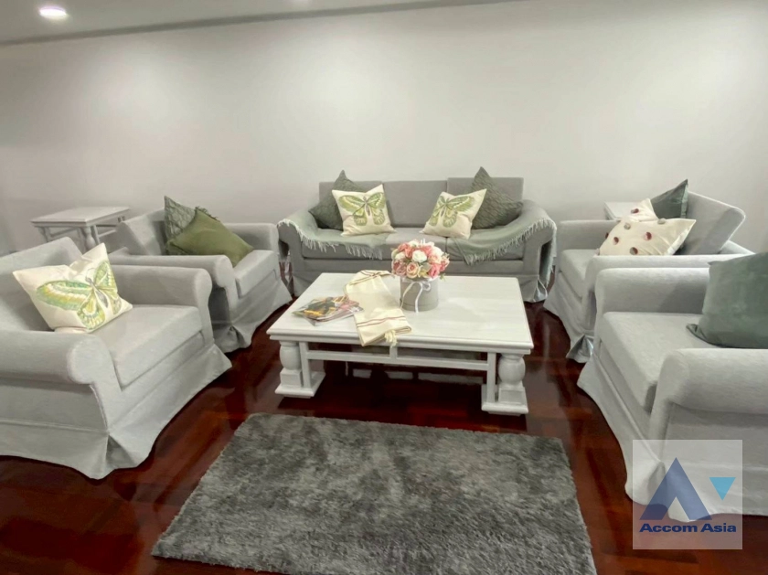 Pet friendly |  Suite For Family Apartment  3 Bedroom for Rent BTS Thong Lo in Sukhumvit Bangkok