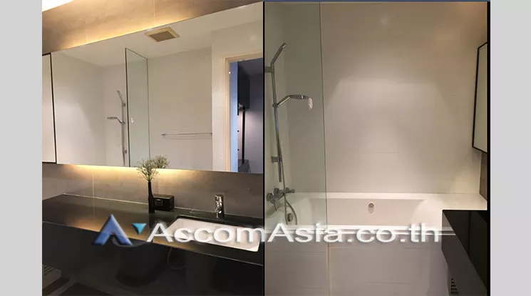 unit 1 Bedroom  Condominium For Rent in Ploenchit, Bangkok  near BTS Ratchadamri (AA21430)
