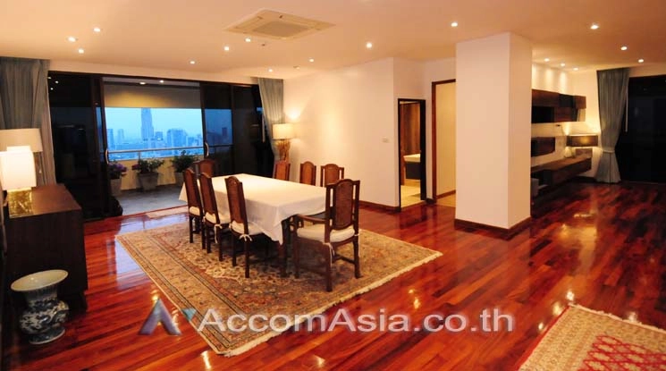  3 Bedrooms  Condominium For Rent in Sukhumvit, Bangkok  near BTS Nana (21314)