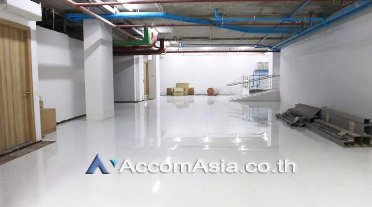unit Retail / showroom For Rent in Sukhumvit, Bangkok  near BTS Phrom Phong (AA21437)