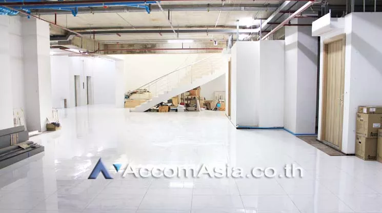 9  Retail / Showroom For Rent in Sukhumvit ,Bangkok BTS Phrom Phong at US Tower AA21437