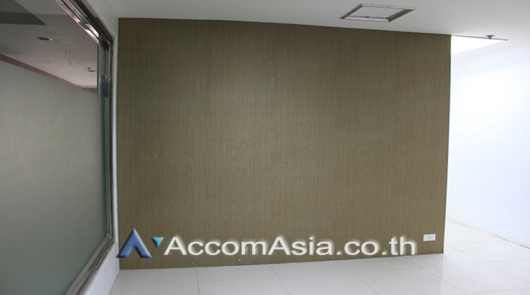  1  Office Space For Rent in Silom ,Bangkok BTS Chong Nonsi at Surawong Watthanakhan Building AA21439