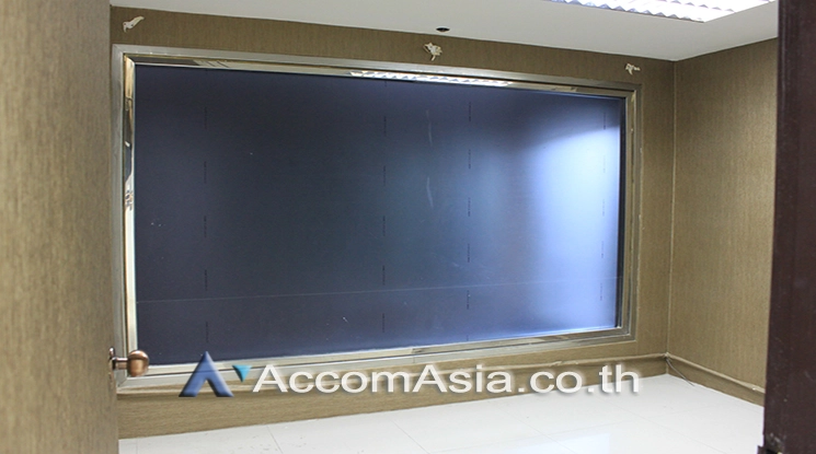unit Office space For Rent in Silom, Bangkok  near BTS Chong Nonsi (AA21439)