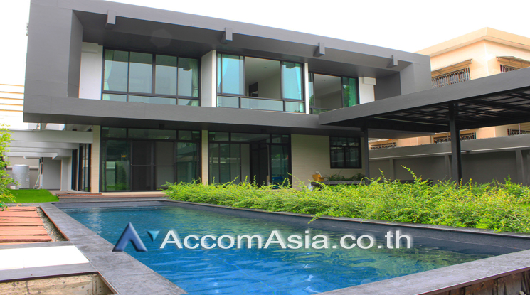 Private Swimming Pool, Pet friendly house for rent in Sukhumvit, Bangkok Code AA21472