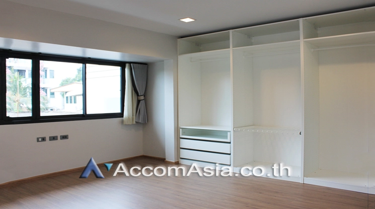12  4 br House for rent and sale in Sukhumvit ,Bangkok BTS Phra khanong AA21472