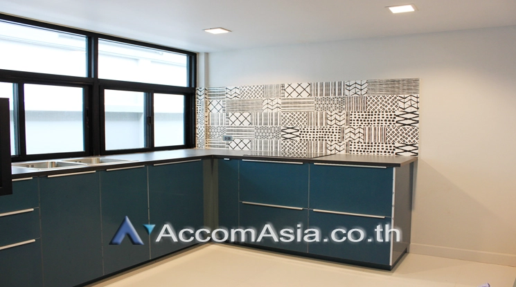 15  4 br House for rent and sale in Sukhumvit ,Bangkok BTS Phra khanong AA21472