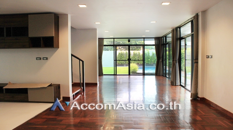 5  4 br House for rent and sale in Sukhumvit ,Bangkok BTS Phra khanong AA21472