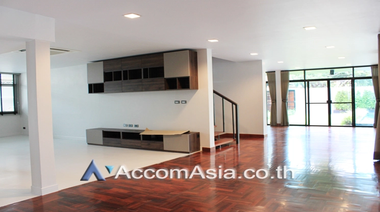 7  4 br House For Rent in sukhumvit ,Bangkok BTS Phra khanong AA21472