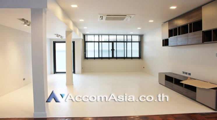 8  4 br House for rent and sale in Sukhumvit ,Bangkok BTS Phra khanong AA21472