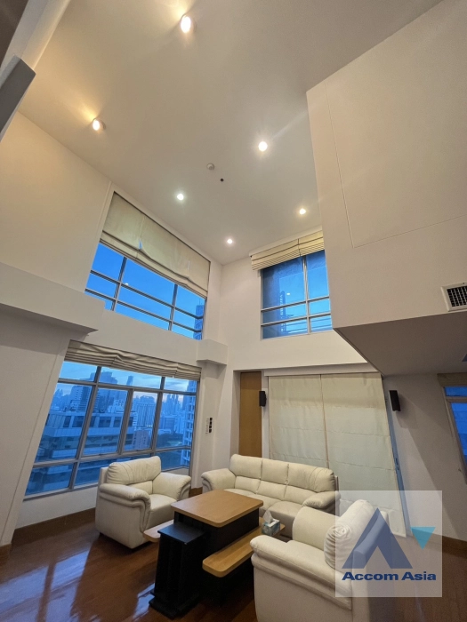 unitDuplex Condo, Pet friendly |  2 Bedrooms  Condominium For Sale in Ploenchit, Bangkok  near BTS Chitlom (AA21473)