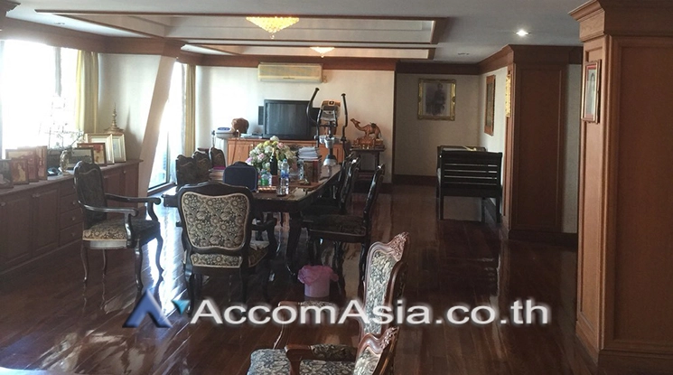 Diamond Tower Condominium  4 Bedroom for Sale BTS Chong Nonsi in Silom Bangkok