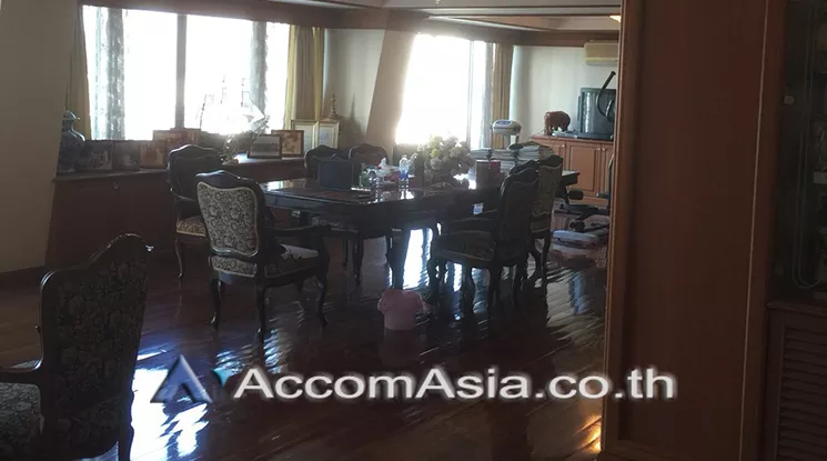4  4 br Condominium For Sale in Silom ,Bangkok BTS Chong Nonsi at Diamond Tower AA21486