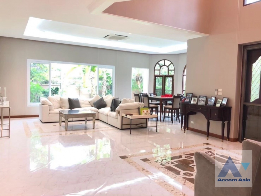 6  6 br House for rent and sale in Bang Na ,Bangkok BTS Bearing at House in compound AA21517