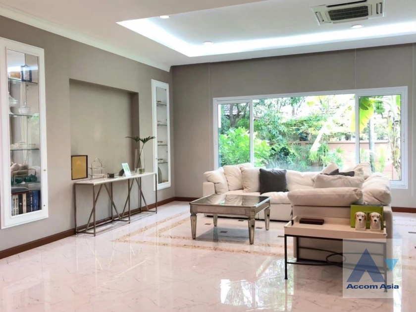 8  6 br House for rent and sale in Bang Na ,Bangkok BTS Bearing at House in compound AA21517