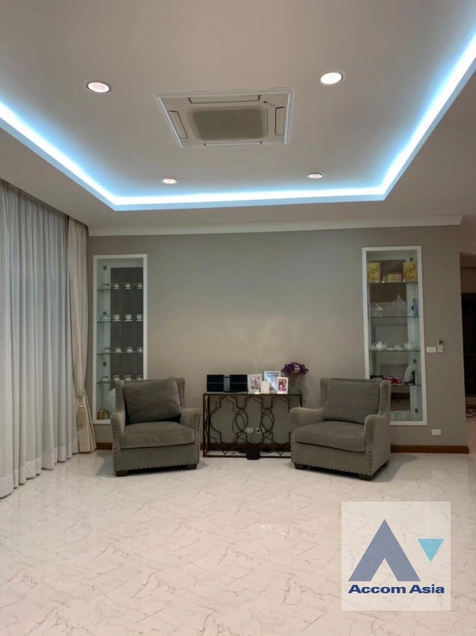 15  6 br House for rent and sale in Bang Na ,Bangkok BTS Bearing at House in compound AA21517