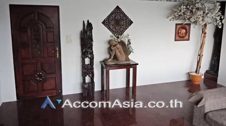  1  Condominium For Rent in Silom ,Bangkok BTS Chong Nonsi at Diamond Tower AA21540