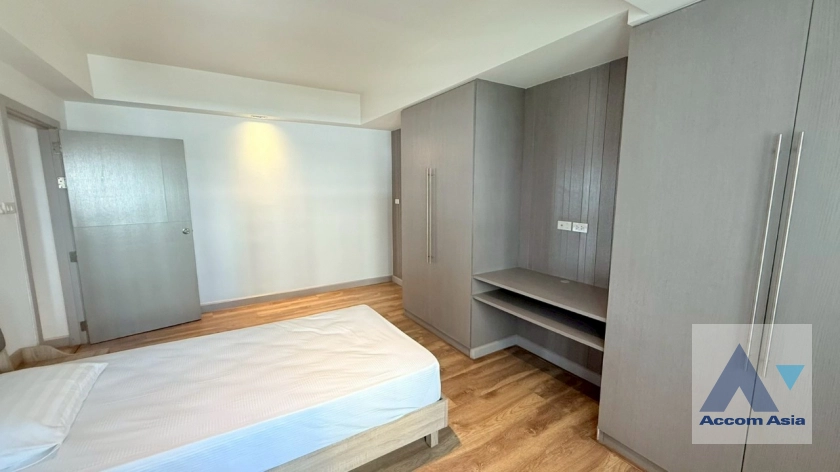 17  3 br Apartment for rent and sale in Sukhumvit ,Bangkok BTS Asok - MRT Sukhumvit at Newly Renovated AA21541