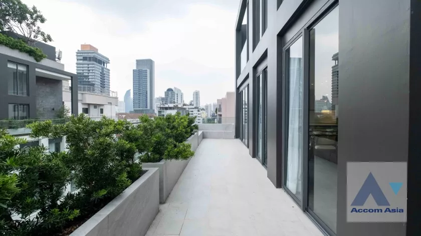 Duplex Condo, Penthouse, Pet friendly |  3 Bedrooms  Condominium For Sale in Sukhumvit, Bangkok  near BTS Thong Lo (AA21564)