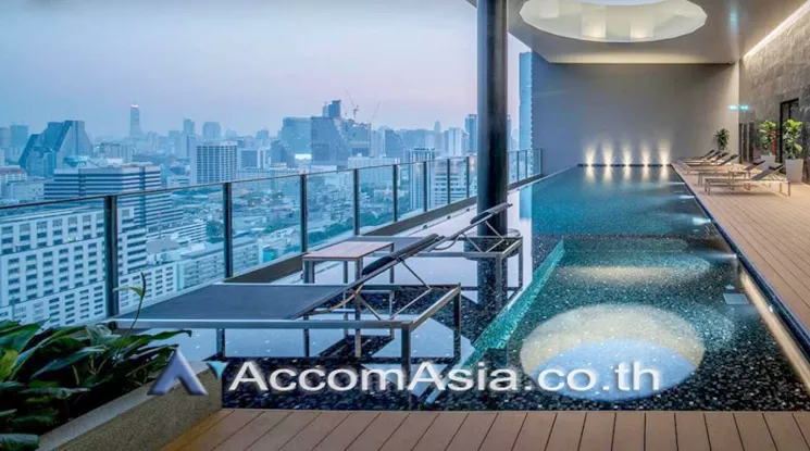  2 Bedrooms  Condominium For Rent in Silom, Bangkok  near BTS Surasak (AA21641)