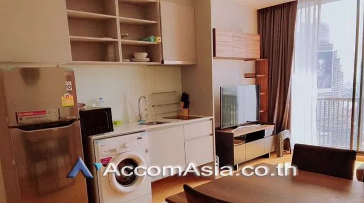 unit 2 Bedrooms  Condominium For Rent in Silom, Bangkok  near BTS Surasak (AA21641)