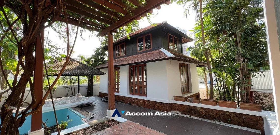  1  5 br House For Rent in sukhumvit ,Bangkok BTS Phrom Phong AA21645