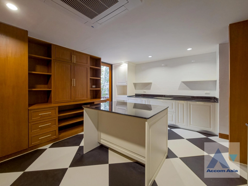 10  4 br House for rent and sale in Sukhumvit ,Bangkok BTS Phrom Phong AA21645