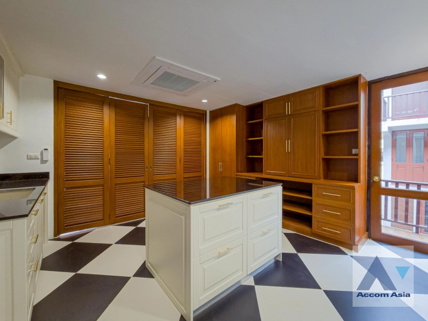 12  4 br House for rent and sale in Sukhumvit ,Bangkok BTS Phrom Phong AA21645