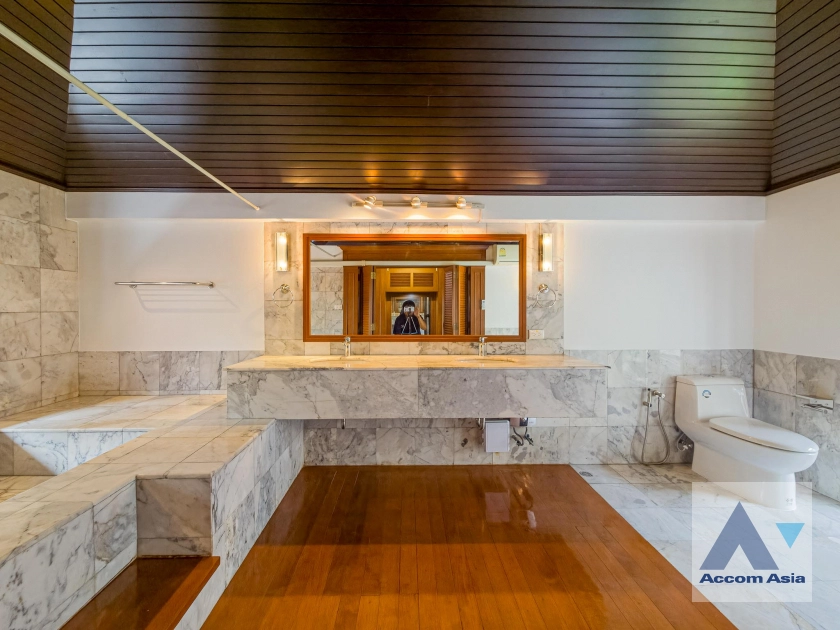 20  4 br House for rent and sale in Sukhumvit ,Bangkok BTS Phrom Phong AA21645