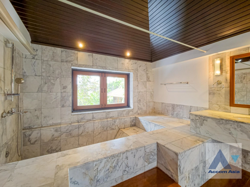 22  4 br House for rent and sale in Sukhumvit ,Bangkok BTS Phrom Phong AA21645