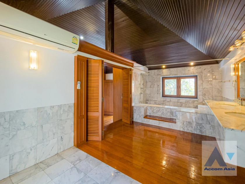 21  4 br House for rent and sale in Sukhumvit ,Bangkok BTS Phrom Phong AA21645