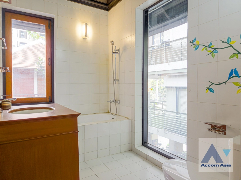 37  4 br House for rent and sale in Sukhumvit ,Bangkok BTS Phrom Phong AA21645